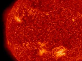 Φωτογραφία για Ηλιακή καταιγίδα θα χτυπήσει τις επόμενες ώρες τη Γη - Τι λένε επιστήμονες