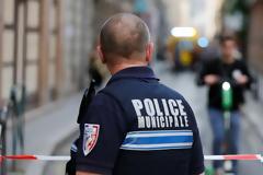 Γαλλία: Άνδρες ασφαλείας άνοιξαν πυρ εναντίον ενός άνδρα με μαχαίρι σε σιδηροδρομικό σταθμό του Παρισιού.
