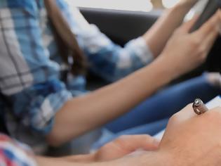 Φωτογραφία για Οι 5 αλλαγές στις εξετάσεις για δίπλωμα οδήγησης - Στο τιμόνι από τα 17, κάμερες και μικρόφωνα
