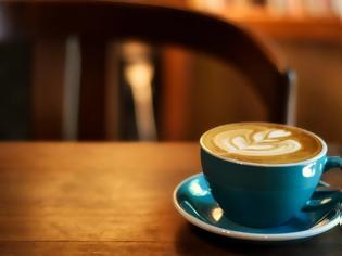 Φωτογραφία για Καφές: Πώς να κάνετε την καθημερινή συνήθεια πιο υγιεινή