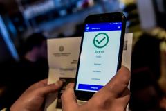 Με τη σχολική κάρτα σε μαγαζιά και εστίαση οι μαθητές. Τι αλλάζει