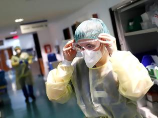 Φωτογραφία για Κορονοϊός: Εξετάζουν ακαταδίωκτο για τους γιατρούς ώστε να προστατευθούν από την «βροχή» μηνύσεων αντιεμβολιαστών