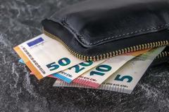 Στέλνουν πρόστιμα σε χιλιάδες εργαζόμενους που «ξέχασαν» να κάνουν rapid test