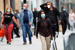 Χίλιοι νεκροί από Covid σε 15 ημέρες. Οι 29 περιοχές που «βράζουν»
