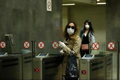 H χρήση μάσκας στα ΜΜΜ μειώνει δραστικά την έκθεση στον κορονοϊό