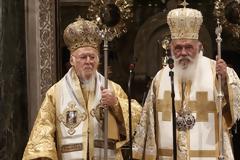 Πατριάρχης Βαρθολομαίος και Αρχιεπίσκοπος Ιερώνυμος συλλειτούργησαν στη Μητρόπολη Αθηνών