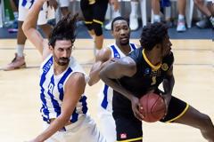 Διασωληνωμένος με αιμάτωμα στον εγκέφαλο μπασκετμπολίστας μετά από συμπλοκή σε κλαμπ