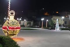Ο Αστακός φέτος στολίζεται από νωρίς.-Μια νότα αισιοδοξίας.