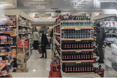 Ανακοινώνονται νέα μέτρα φωτιά με rapid test σε σούπερ μάρκετ, μπλόκο σε κομμωτήρια και click away