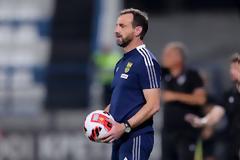 Ο Άρης στηρίζει τον Μάντζιο και απορρίπτει την προπονητολογία