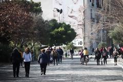 1624 κρούσματα στην Αττική, σταθερά πάνω από 1000 στη Θεσσαλονίκη. Ο χάρτης της διασποράς