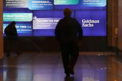 Goldman Sachs: Η μετάλλαξη «Όμικρον» απειλεί την παγκόσμια ανάκαμψη