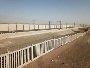 Φωτογραφία για Κίνα: Οι λύσεις για την προστασία των σιδηροδρομικών γραμμών από τις ανεμοθύελλες της ερήμου.