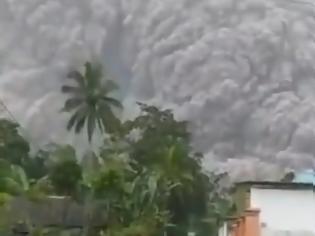 Φωτογραφία για Ινδονησία: Εξερράγη το ηφαίστειο Σεμέρου στην ανατολική Ιάβα