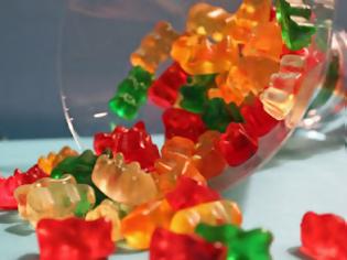 Φωτογραφία για Τι θα συμβεί αν ρίξεις ένα Gummy Bear σε χλωρικό κάλιο; [Video]