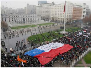 Φωτογραφία για 100.000 φοιτητές διαδήλωσαν στη Χιλή για δωρεάν Παιδεία