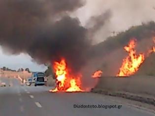 Φωτογραφία για Ι.Χ. αυτοκίνητο πήρε φωτιά στο δρόμο προς Χαλκιδική