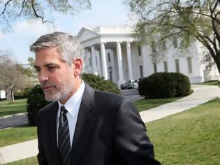 Φωτογραφία για O Clooney δουλεύει για τον Obama