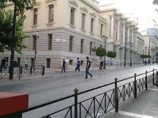 Φωτογραφία για Εφιαλτικές ώρες στα χέρια τριών ληστών έζησε ένας άνδρας το πρωί στο κέντρο της Αθήνας.