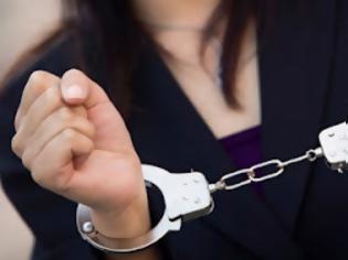 Φωτογραφία για Πάτρα: Συνελήφθη 39χρονη για οφειλές προς το Δημόσιο