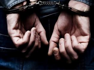 Φωτογραφία για Σύλληψη εφοριακού στην ΔΟΥ Ηλιούπολης