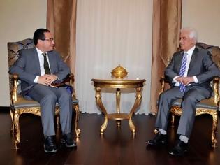 Φωτογραφία για Συνάντηση-έκπληξη στα Κατεχόμενα Ο Έρογλου συνάντησε τον Πρέσβη του Ισραήλ στην Κύπρο στο «προεδρικό μέγαρο»