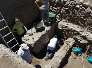 Φωτογραφία για Στο φως τα πρώτα ευρήματα από την ανασκαφή στη Θήβα