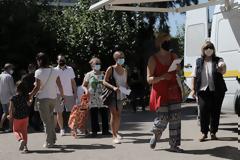 3.526 κρούσματα, 79 θάνατοι σήμερα. Ο χάρτης της διασποράς
