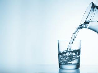 Φωτογραφία για Πόσο νερό πρέπει να πίνουμε; Πώς σχετίζεται με το μεταβολισμό και την απώλεια βάρους;