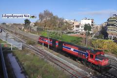 Δυο  ελκτικές μηχανές, Α504, Α506, οδεύουν προς μηχανοστάσιο Θεσσαλονίκης.