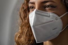 Αυτές οι μάσκες μειώνουν πολύ κάτω από 1% την πιθανότητα μόλυνσης από κορονοϊό