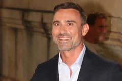 Ο Γιώργος Καπουτζίδης ρωτά τον Κυριάκο Μητσοτάκη: «Για ποιον λόγο είμαι ο άνθρωπος με τα λιγότερα δικαιώματα;»