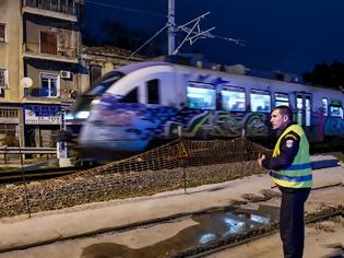Φωτογραφία για Εκτροχιάστηκε τρένο με 75 επιβάτες στου Ρέντη