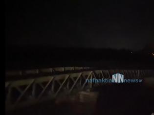 Φωτογραφία για Ευηνοχώρι: Ο Εύηνος γκρέμισε την σιδηροδρομική γέφυρα. Βίντεο.