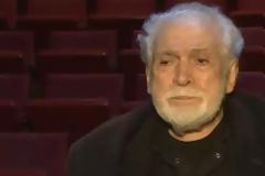 Κώστας Καζάκος: «Μιλούσε σαν να ήταν θετός πατέρας της Τζένης Καρέζη»