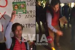Χαλκίδα: Αρνητές γονείς έκαψαν μάσκες, rapid test και… βιβλία του Τριβιζά