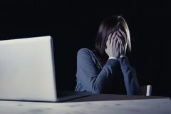 Revenge porn: Τι είναι το εκδικητικό πορνό για το οποίο κατηγορείται ο Στάθης Παναγιωτόπουλος. Οι επιπτώσεις στα θύματα