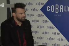 Γιώργος Σαμπάνης: «Έχω δυο παιδιά μαζί μου στην αφίσα μου, τον Snikαρο και την Josephine»