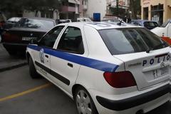 Θεσσαλονίκη: Αστυνομικοί απέτρεψαν νέα δολοφονία γυναίκας - Ο σύζυγος είχε το μαχαίρι στον λαιμό της μπροστά στο ανήλικο παιδί τους!