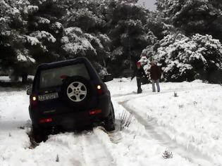 Φωτογραφία για Κακοκαιρία: Ποιοι δρόμοι έκλεισαν στην Αττική λόγω χιονόπτωσης