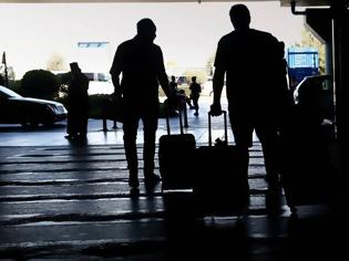 Φωτογραφία για Έλληνας με κορονοϊό «εγκλωβισμένος» στο αεροδρόμιο της Μαδρίτης. «Δεν προβλέπεται ξενοδοχείο καραντίνας»