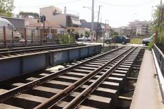 Βόλος: Εκανε τον σταυρό του, έπεσε στις ράγες του τρένου και σκοτώθηκε