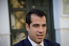 Στις 17.30 οι ανακοινώσεις Πλεύρη για τα νέα μέτρα. Τι πρότεινε η επιτροπή των ειδικών