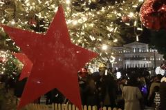 Όλα δείχνουν ρεβεγιόν Πρωτοχρονιάς στο σπίτι και κλείσιμο της εστίασης από τις 22:00