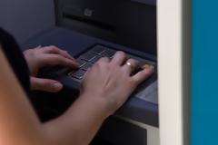 «Τράβηξαν» καταθέσεις 224 εκατ. τα νοικοκυριά το Νοέμβριο