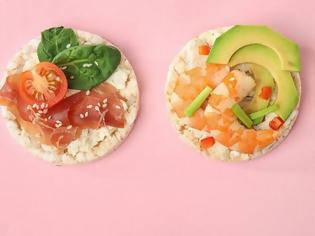 Φωτογραφία για Healthy snacks: Πώς θα μετατρέψεις μία ρυζογκοφρέτα στη βάση της απόλαυσης