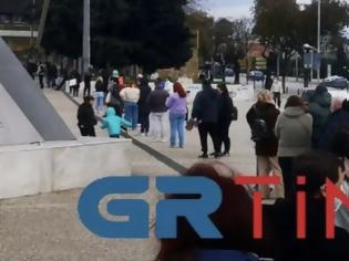 Φωτογραφία για Θεσσαλονίκη: Τεράστιες ουρές για rapid test εν μέσω έξαρσης κρουσμάτων