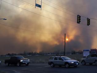 Φωτογραφία για Πυρκαγιά στο Κολοράντο: Εκατοντάδες σπίτια καταστράφηκαν, οι φλόγες κατάπιαν ξενοδοχεία και εμπορικά κέντρα