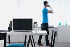 Γιατί βαδίζουμε ασυναίσθητα πέρα - δώθε όταν μιλάμε στο τηλέφωνο!