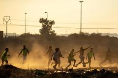 Μετάλλαξη Όμικρον: Τα παιδιά είναι περισσότερο ευάλωτα. Κατά 20% αυξήθηκαν τα κρούσματα στη Νότια Αφρική